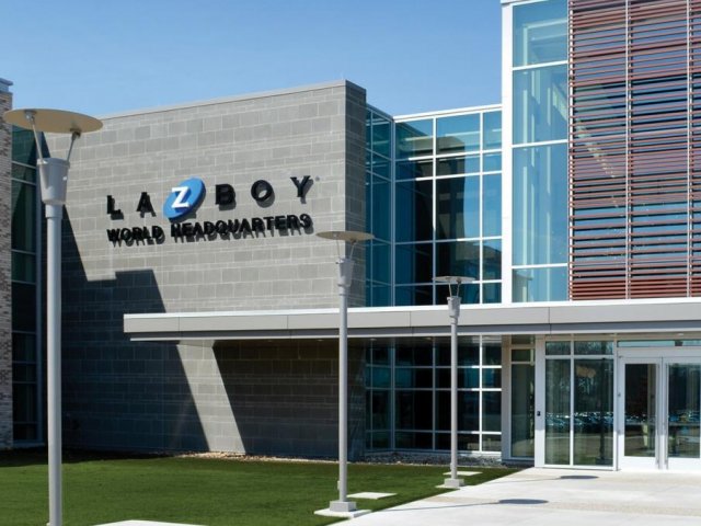 La-Z-Boy Incorporated тикер LZB отчитывается лучше ожиданий