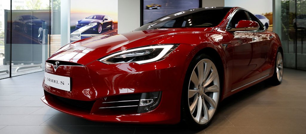 Илон Маск будет выпускать электромобиль Тесла в Китае